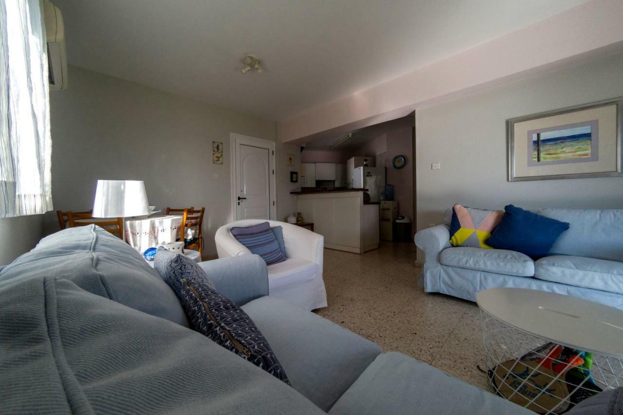 Blue Bay Beach House Larnaca Esterno foto