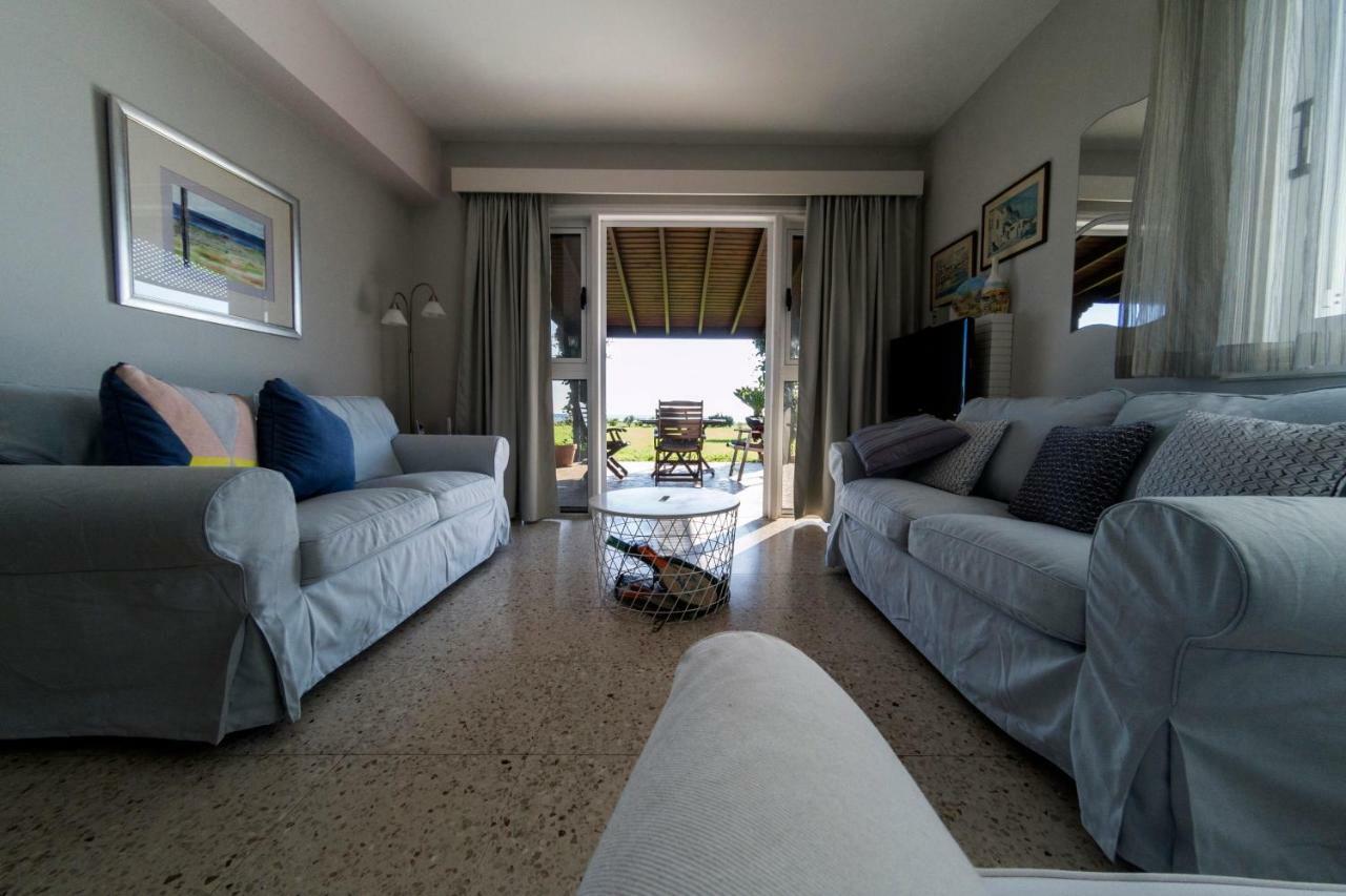 Blue Bay Beach House Larnaca Esterno foto
